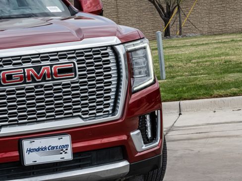 Used 2024 GMC Yukon XL Denali w/ Advanced Technology Package image 6