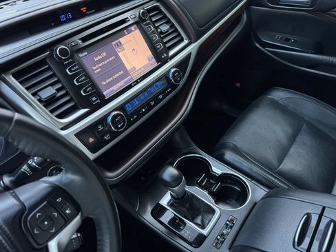 Used 2014 Toyota Highlander Limited FWD image 39