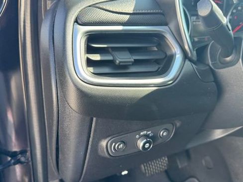 Used 2018 Chevrolet Equinox Premier image 22