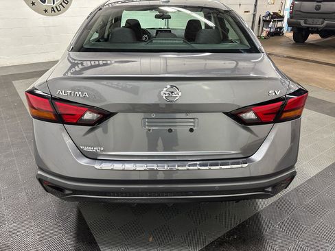 Used 2022 Nissan Altima 2.5 SV FWD image 5
