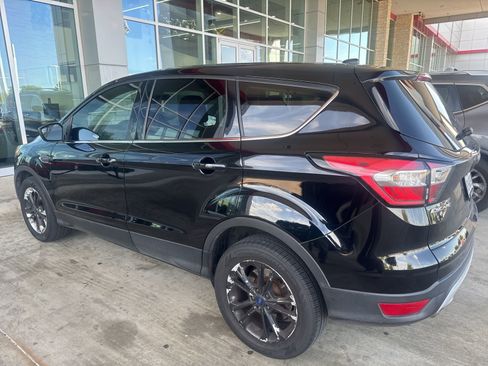 Used 2017 Ford Escape SE image 12