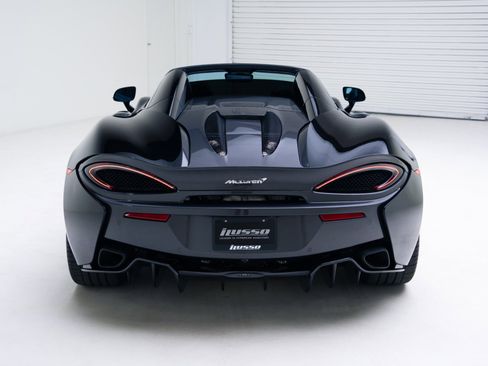 Used 2019 McLaren 570S Spider image 6