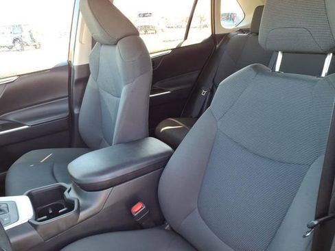 Certified 2022 Toyota RAV4 LE image 14