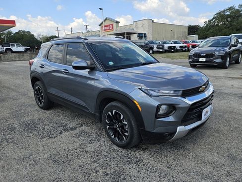 Used 2021 Chevrolet TrailBlazer LT w/ Convenience Package image 4