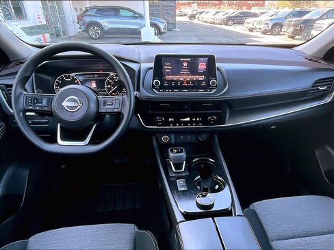 Used 2023 Nissan Rogue SV image 20