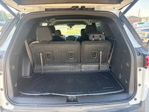 Used 2023 Chevrolet Traverse LT FWD image 29