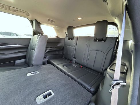 Used 2025 INFINITI QX60 Pure w/ Cargo Package image 19