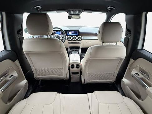 Used 2025 Mercedes-Benz GLB 250 image 22