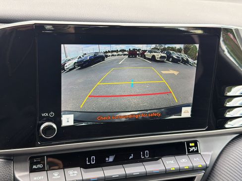 Used 2025 Toyota Camry SE w/ Convenience Package FWD image 18