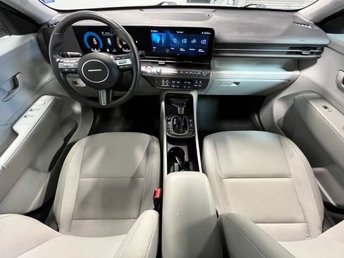 Used 2025 Hyundai Kona SEL AWD/4WD image 17