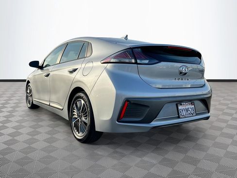 Used 2022 Hyundai Ioniq SE image 5