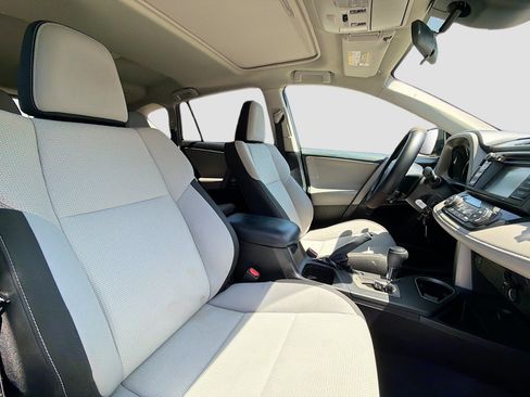 Used 2018 Toyota RAV4 XLE w/ All Weather Liner Package FWD image 17