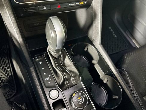Certified 2023 Volkswagen Atlas Cross Sport SEL R-Line AWD/4WD image 19