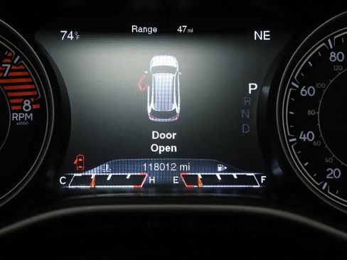 Used 2016 Jeep Cherokee High Altitude w/ Luxury Group AWD/4WD image 24