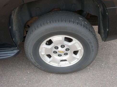 Used 2013 Chevrolet Tahoe LS AWD/4WD image 12