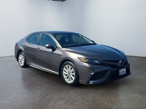 Used 2024 Toyota Camry SE FWD image 7