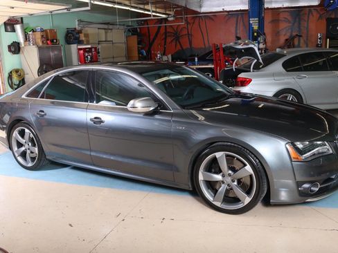 Used 2014 Audi S8 AWD/4WD image 6
