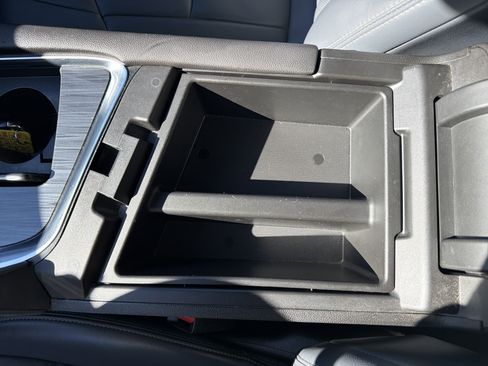 Used 2022 Buick Enclave Premium image 19