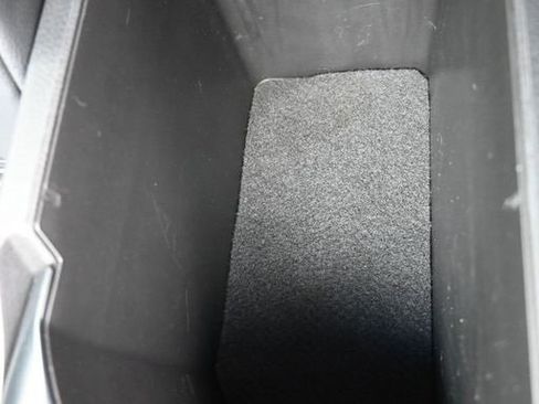 Used 2018 Toyota Camry SE w/ Moonroof Package image 22