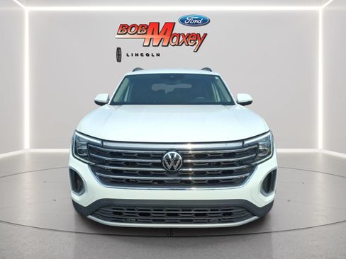 Used 2024 Volkswagen Atlas SE AWD/4WD image 2