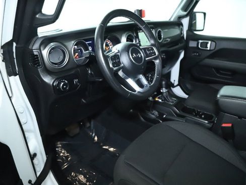 Used 2023 Jeep Wrangler Sahara w/ Cold Weather Group image 17