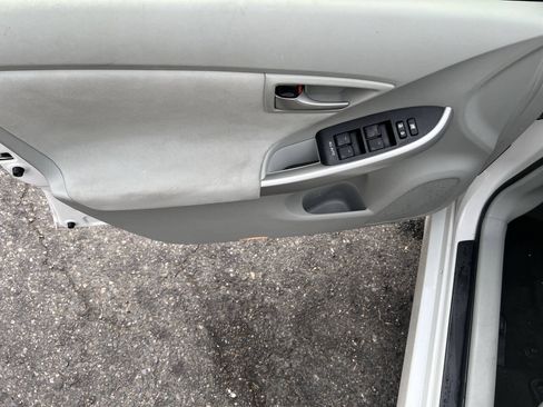 Used 2015 Toyota Prius Two FWD image 17