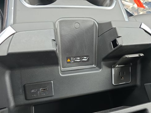 New 2026 GMC Sierra 3500 SLT w/ SLT Convenience Package image 33