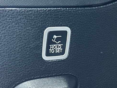 Used 2022 Jeep Wagoneer Series III w/ Convenience Group I image 11