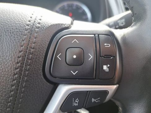 Used 2017 Toyota Highlander XLE w/ Protection Package #3 AWD/4WD image 23