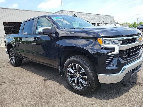Used 2024 Chevrolet Silverado 1500 LT AWD/4WD image 7