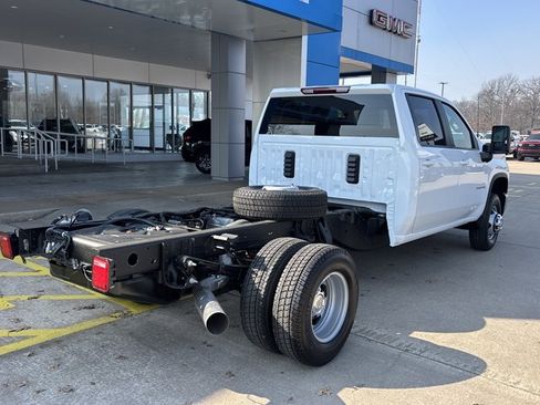 New 2026 Chevrolet Silverado 3500 LT w/ Convenience Package AWD/4WD image 3