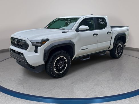 Certified 2025 Toyota Tacoma TRD Off-Road w/ TRD Off Road Premium Package AWD/4WD image 1