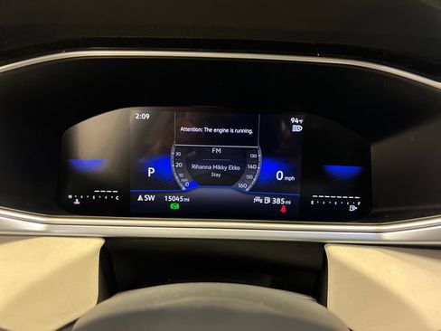 Certified 2025 Volkswagen Taos SE FWD image 22