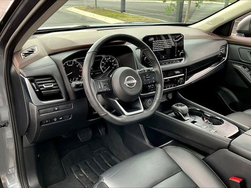 Used 2023 Nissan Rogue SL w/ SL Premium Package image 17