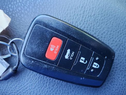 Used 2023 Toyota Camry SE image 38