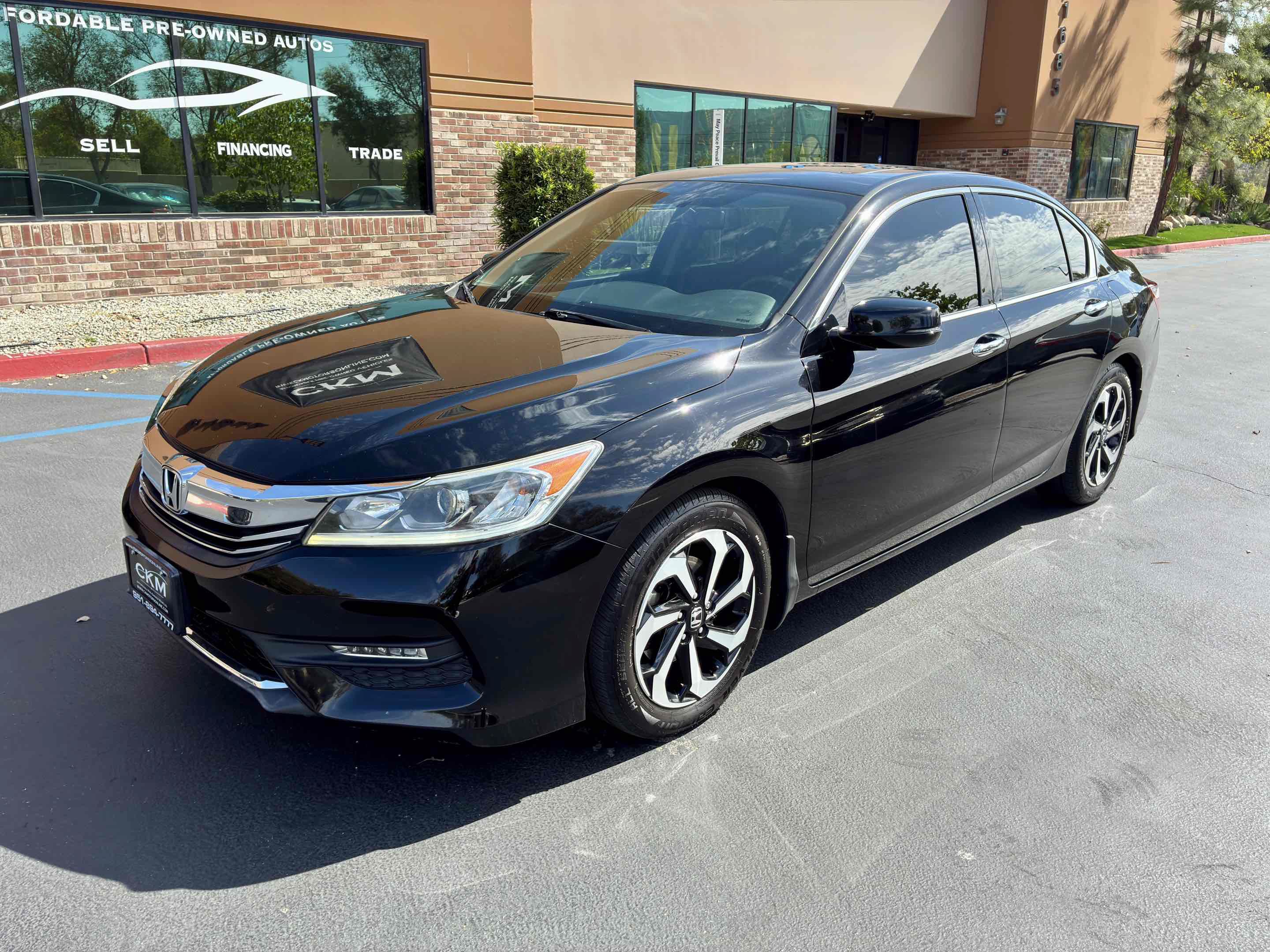 Used 2017 Honda Accord EX-L image 4
