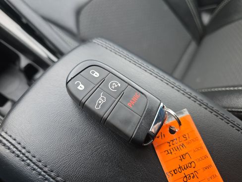 Used 2024 Jeep Compass Latitude w/ Convenience Group image 35