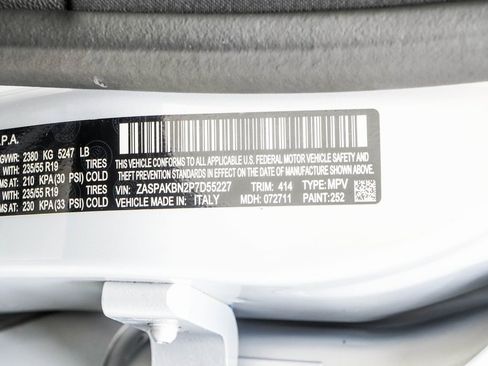 Used 2023 Alfa Romeo Stelvio Ti image 47