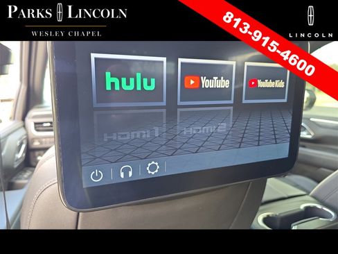 Used 2024 GMC Yukon SLT w/ SLT Luxury Package image 15