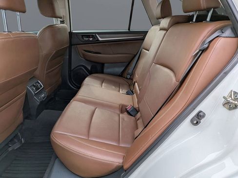 Used 2018 Subaru Outback 2.5i Touring image 13