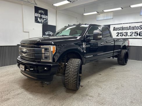Used 2019 Ford F350 Platinum w/ Platinum Ultimate Package AWD/4WD image 3