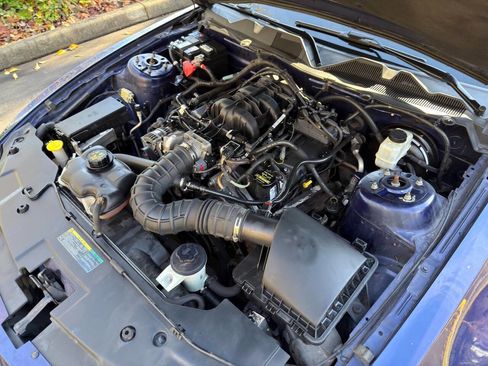 Used 2010 Ford Mustang Premium image 26