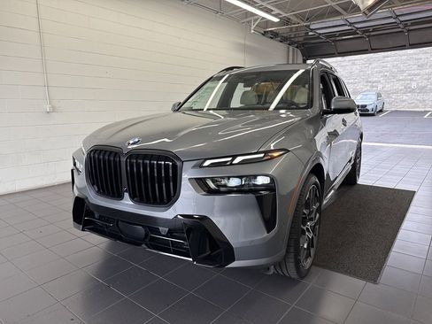 New 2026 BMW X7 xDrive40i w/ M Sport Package image 3