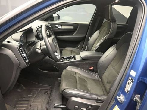 Used 2021 Volvo XC40 T4 R-Design w/ Protection Package Premier FWD image 18