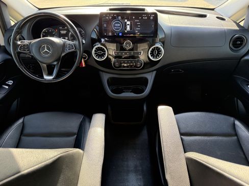 Used 2019 Mercedes-Benz Metris Passenger image 13