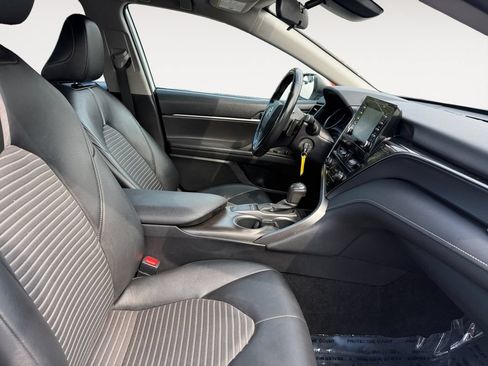 Used 2022 Toyota Camry SE FWD image 15