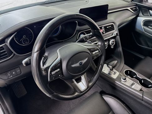 Used 2022 Genesis G70 2.0T image 12