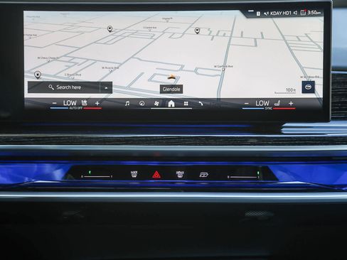 Used 2024 BMW 760i xDrive w/ Premium Package 2 image 10