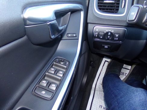 Used 2016 Volvo S60 T5 Premier image 48