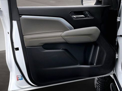 Used 2024 Chevrolet Colorado ZR2 w/ ZR2 Convenience Package III image 24